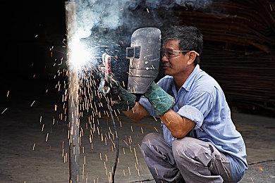 四人合作游戏《战锤40K：暗潮》跳票至2022年春季